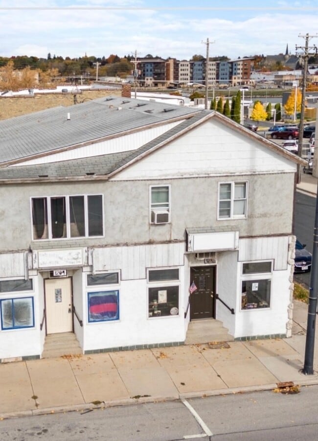 Building Photo - 934 S 13th St