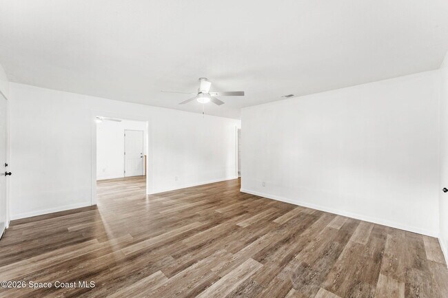 Building Photo - 405 Dummitt Ave
