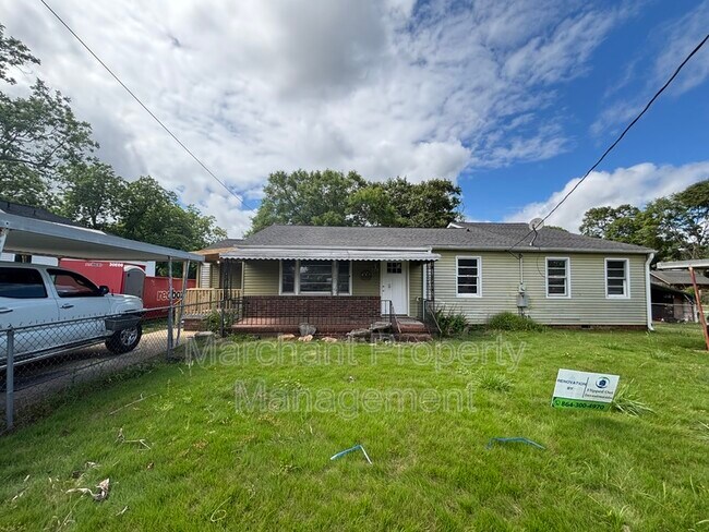 Primary Photo - 308 Gordon St Ext