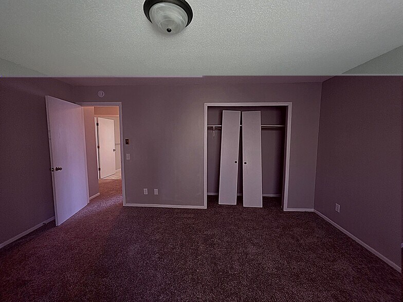Building Photo - 333 Odanah Ave