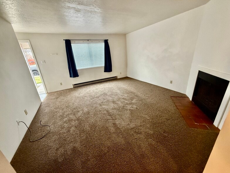 Building Photo - 631 Quincy St