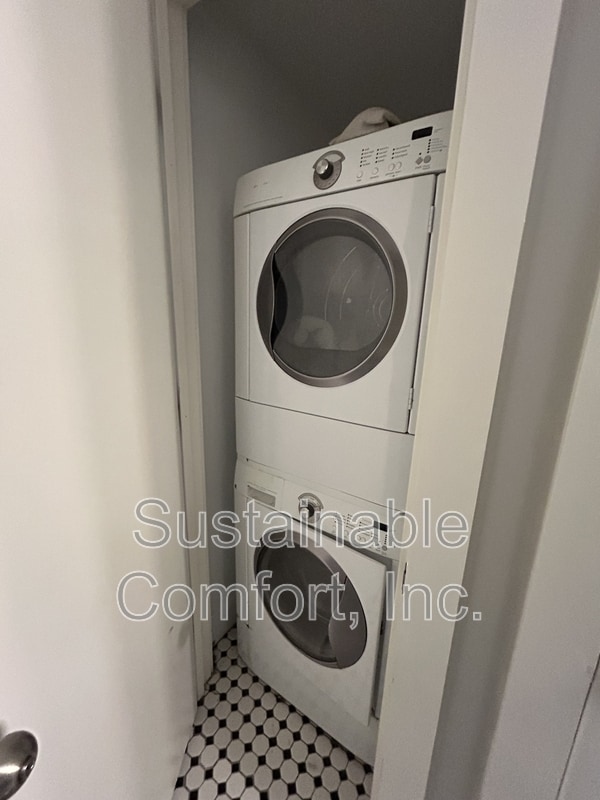 Building Photo - 28 Adams St