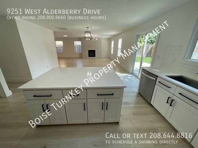 Building Photo - 9251 W Alderberry Dr