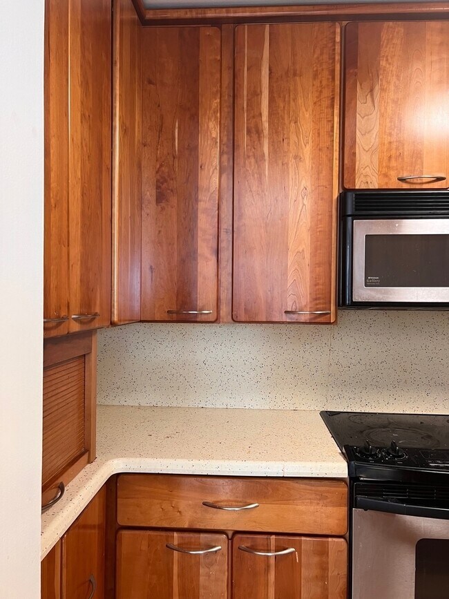 Building Photo - 401 E Ontario St