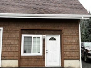 Building Photo - 141 E Fairfield Ct