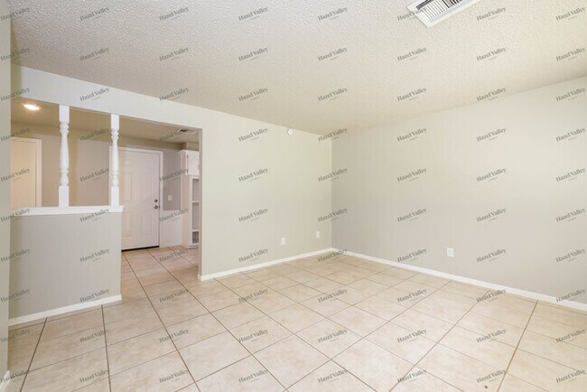 Building Photo - 5300 Creekwood Terrace