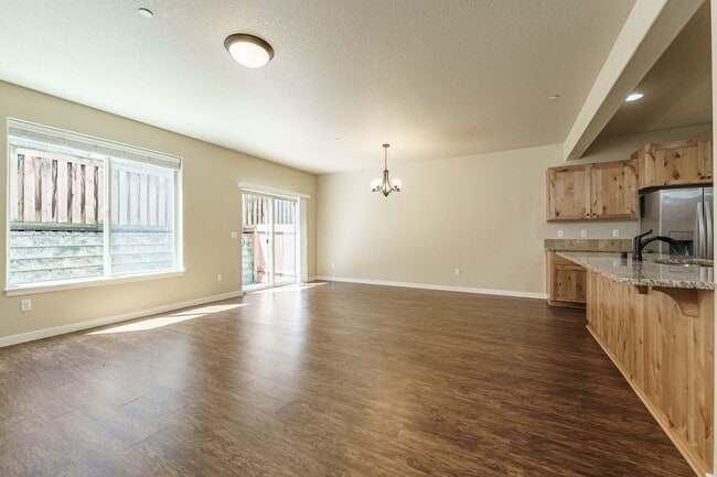 Building Photo - ASK ABOUT OUR AUGUST MOVE IN SPECIAL: Spac...