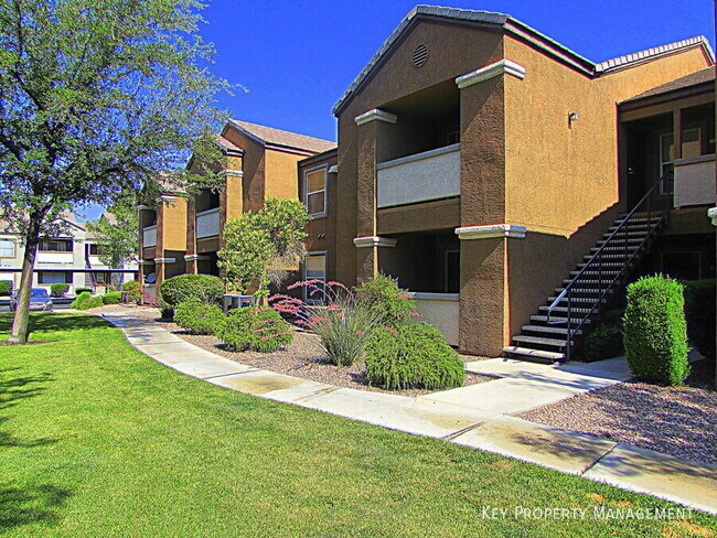 Primary Photo - 555 E Silverado Ranch Blvd