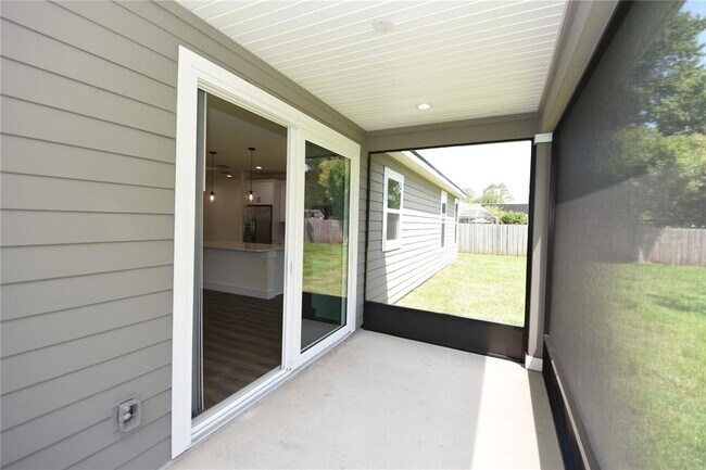 Building Photo - 100 White Hall Dr