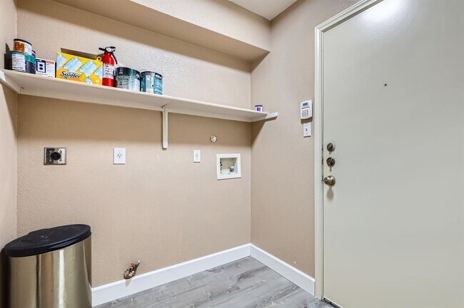 Building Photo - 10517 S Canoa Hills Trail