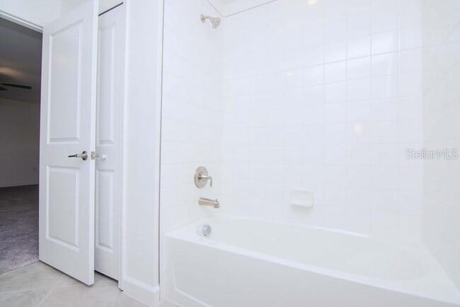 Building Photo - 3172 Bryant Park Dr