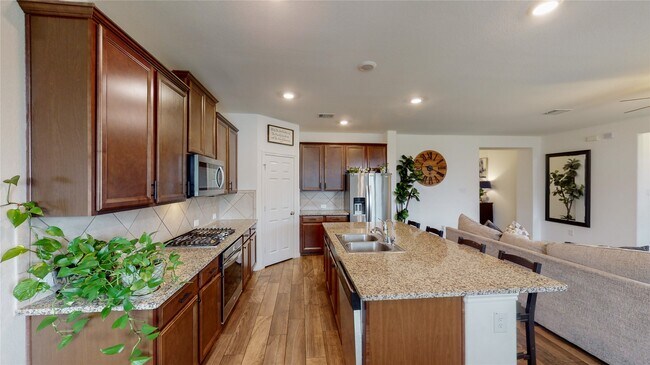 Building Photo - 31415 Whitcombe Summit Wy