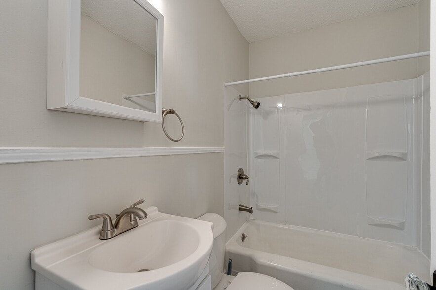 Building Photo - 48 Vero Beach Ave