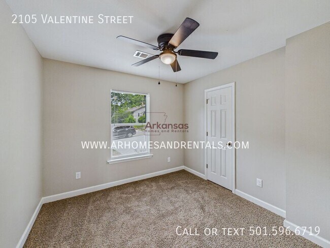 Building Photo - 2105 S Valentine St