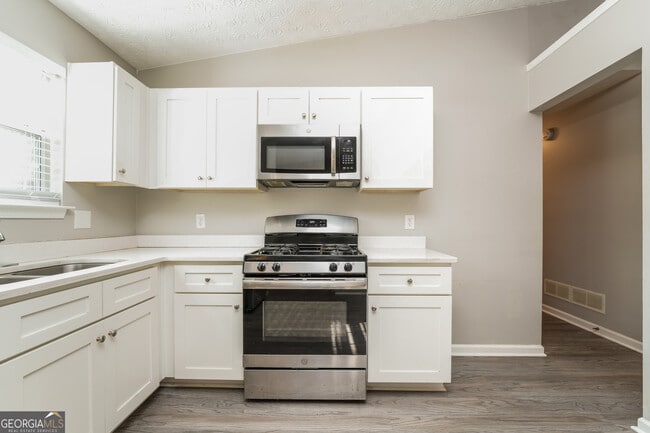 Building Photo - 5591 Spg Hl Bnd