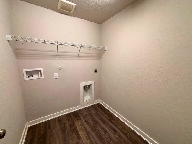 Building Photo - Spacious One Story 3 Bedroom Home with Covered Patio in Converse