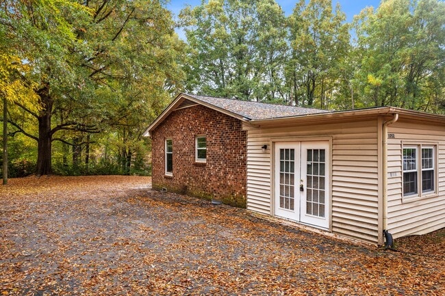 Building Photo - McLeansville - Minutes from Elon & Greensboro!  Brick Duplex on a few Acres, Den, SS Appliances, ...