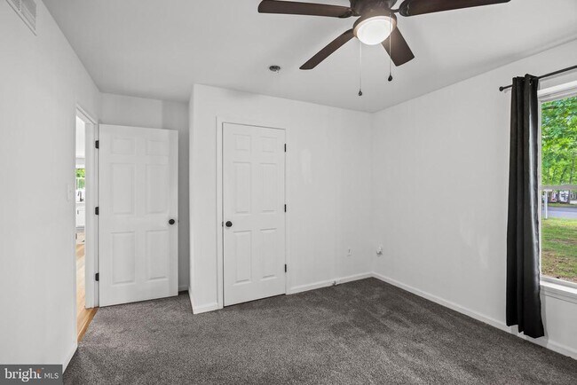 Building Photo - 109 6th Ave
