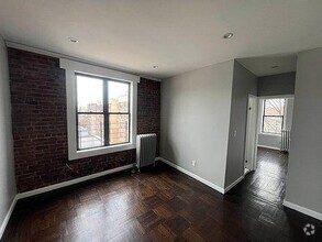 Building Photo - 3 bedroom in BRONX NY 10468