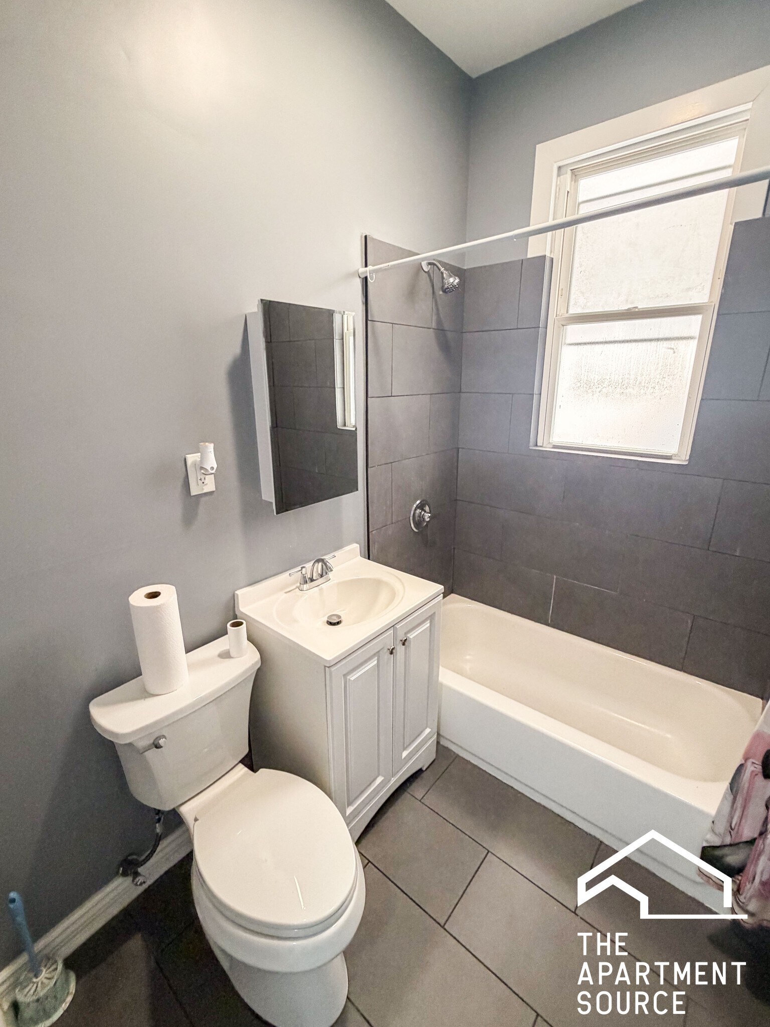 Building Photo - 1426 S Avers Ave