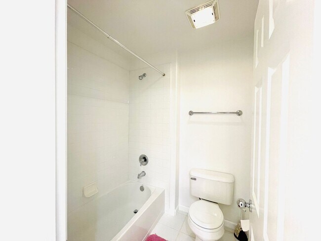 Building Photo - 4285 Bromley Ct