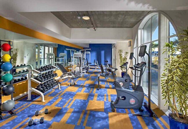 Building Photo - 5440 La Jolla Blvd