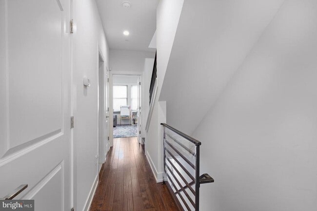Building Photo - 1259 S 19th St