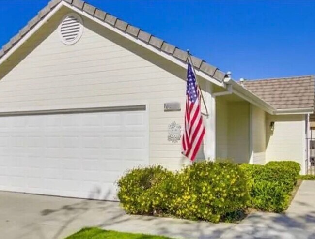 Building Photo - 10466 Rancho Carmel Dr