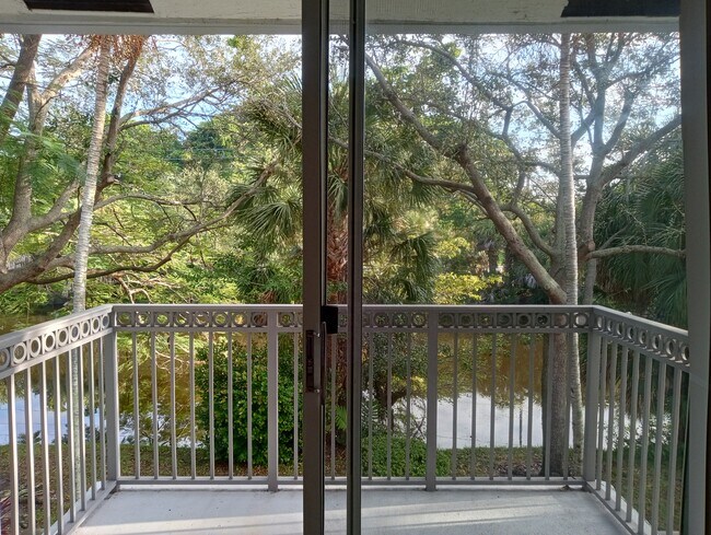 Building Photo - 2018 Alta Meadows Ln