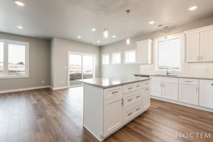 Building Photo - 5703 Iron Dr
