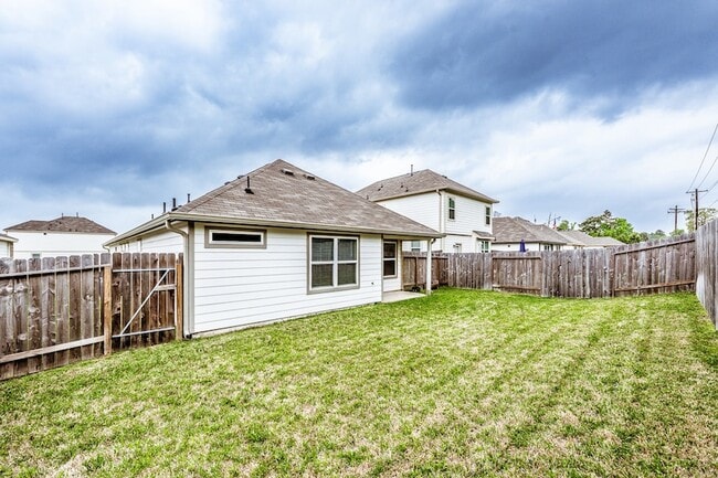 Building Photo - 207 Black Bear Dr