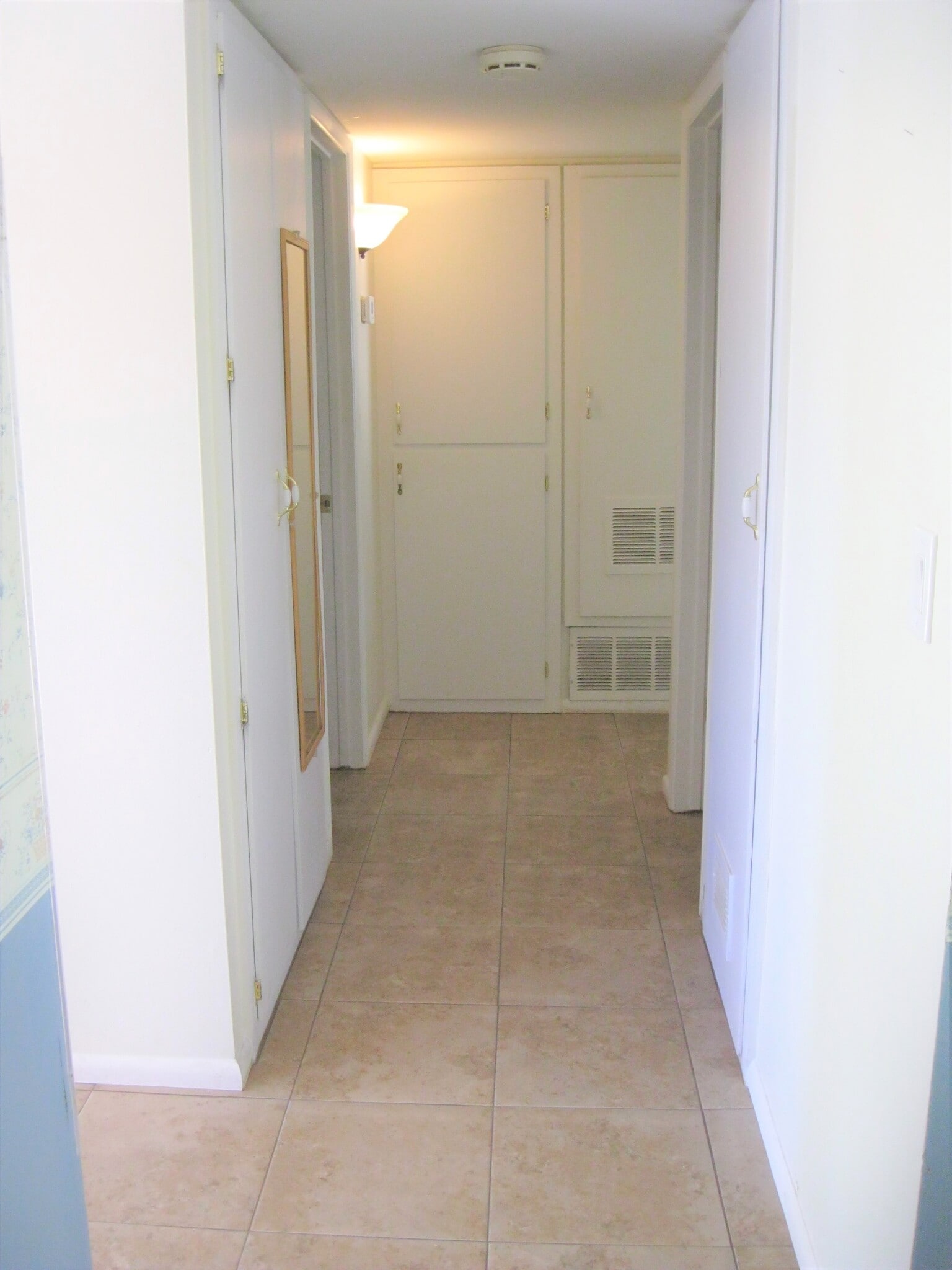 Building Photo - 10946 W Canterbury Dr
