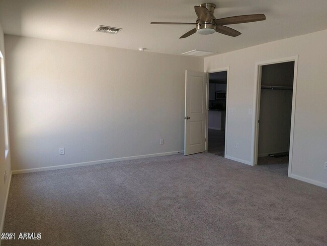 Building Photo - 45196 W Sandhill Rd