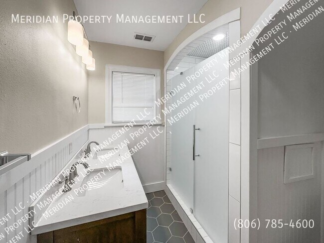 Building Photo - 2005 16th St