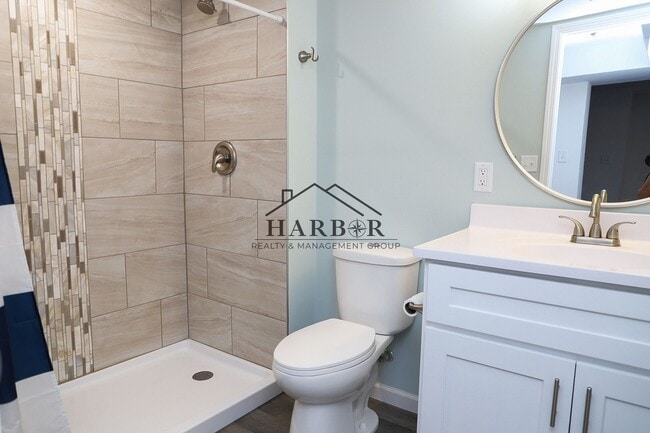 Building Photo - Single Family Home in SE Rochester Availab...