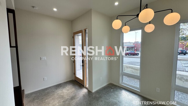 Building Photo - 42 Angelus St