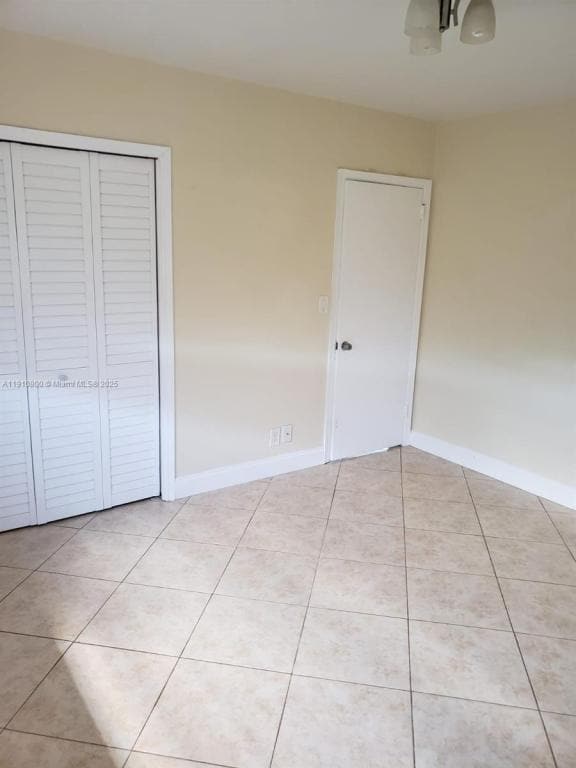 Building Photo - 1031 N 16th Ct