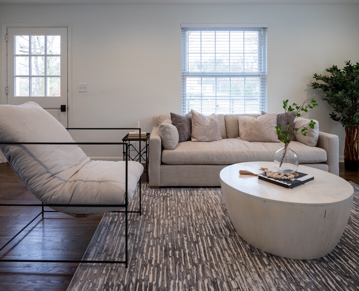 Building Photo - 203 Leake Ave