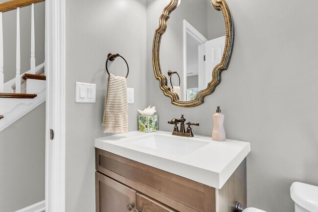 Building Photo - Coastal Convenience in the Heart of Mount Pleasant