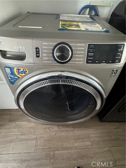 Building Photo - 21851 Newland St