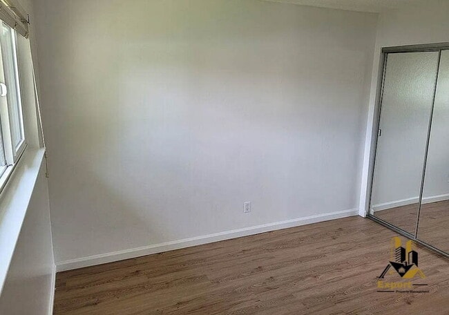 Building Photo - 3541 Town Ct