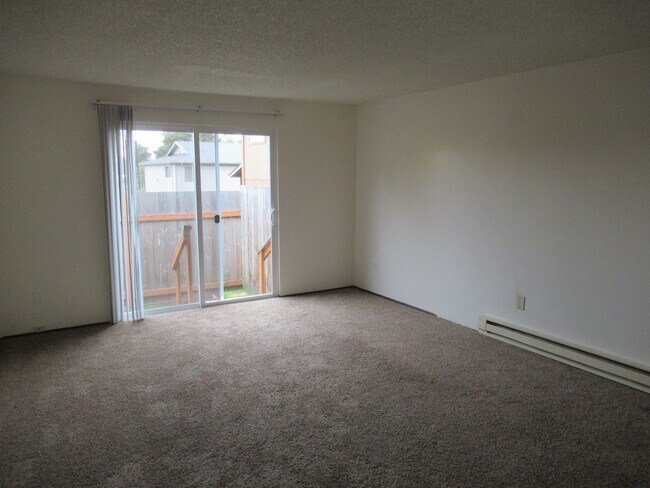 Building Photo - Nice Clean 2 bedroom in S. Salem