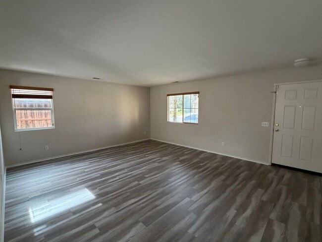 Building Photo - 28700 Lavatera Ave