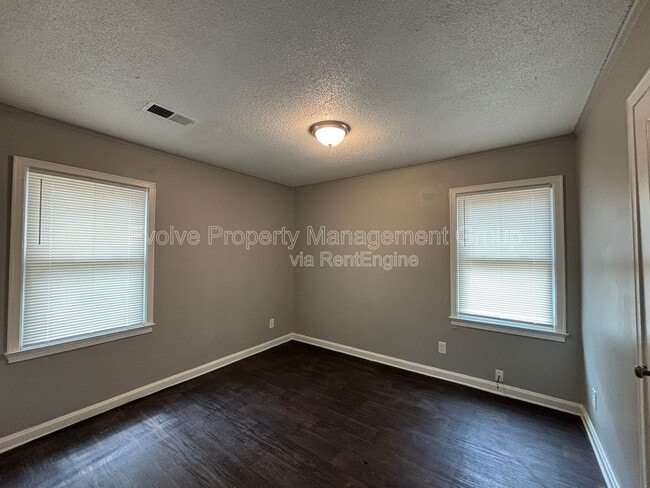 Building Photo - 3723 Wilshire Rd