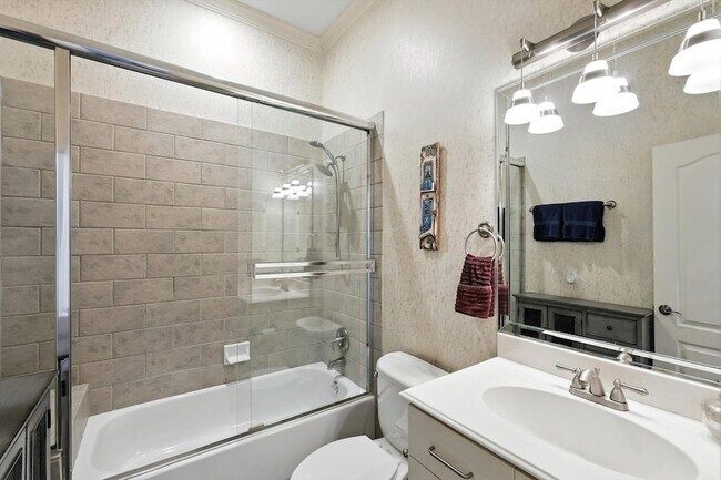 Building Photo - 1500 Pecos St