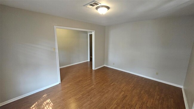 Building Photo - 7322 Ridge Oak Dr