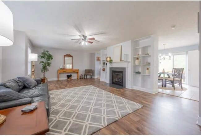 Building Photo - 590 Tall Oak Blvd NW