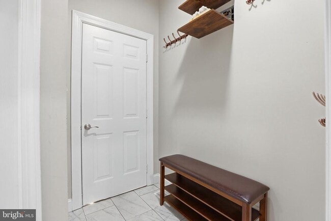 Building Photo - 18136 Hayloft Dr