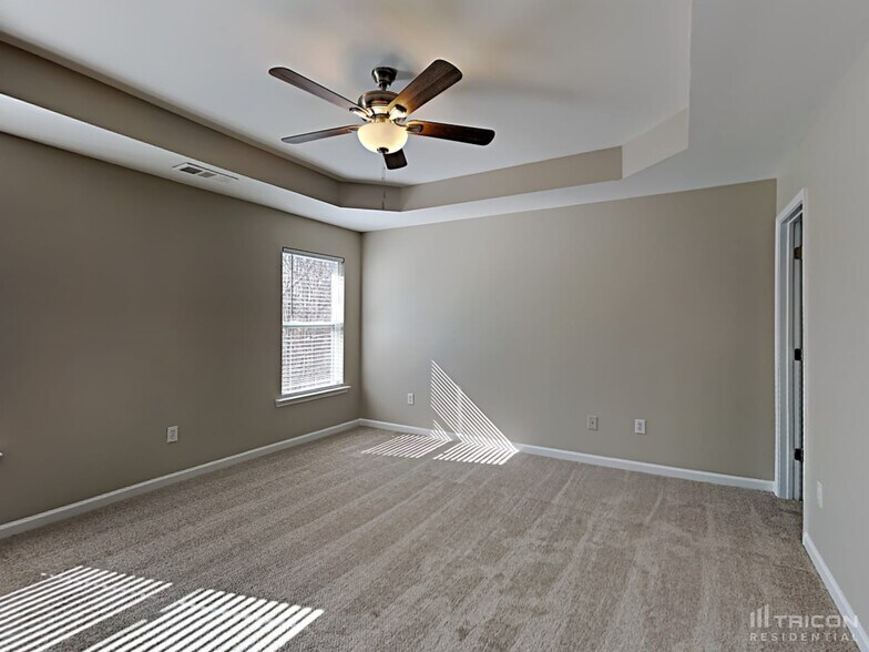 Building Photo - 154 Hidden Lake Cir