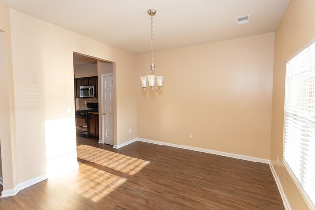 Building Photo - 4632 Southwind Rd